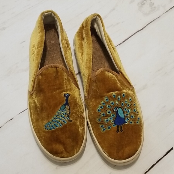 soludos peacock